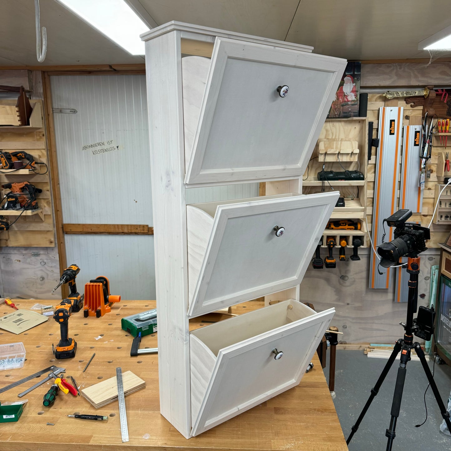 Schicker DIY Schuhschrank