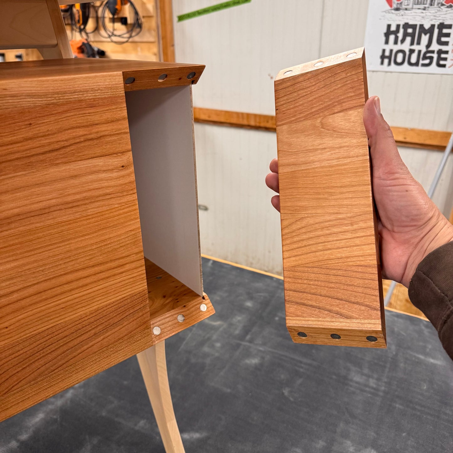 Designer Schreibtisch mit Geheimfächern