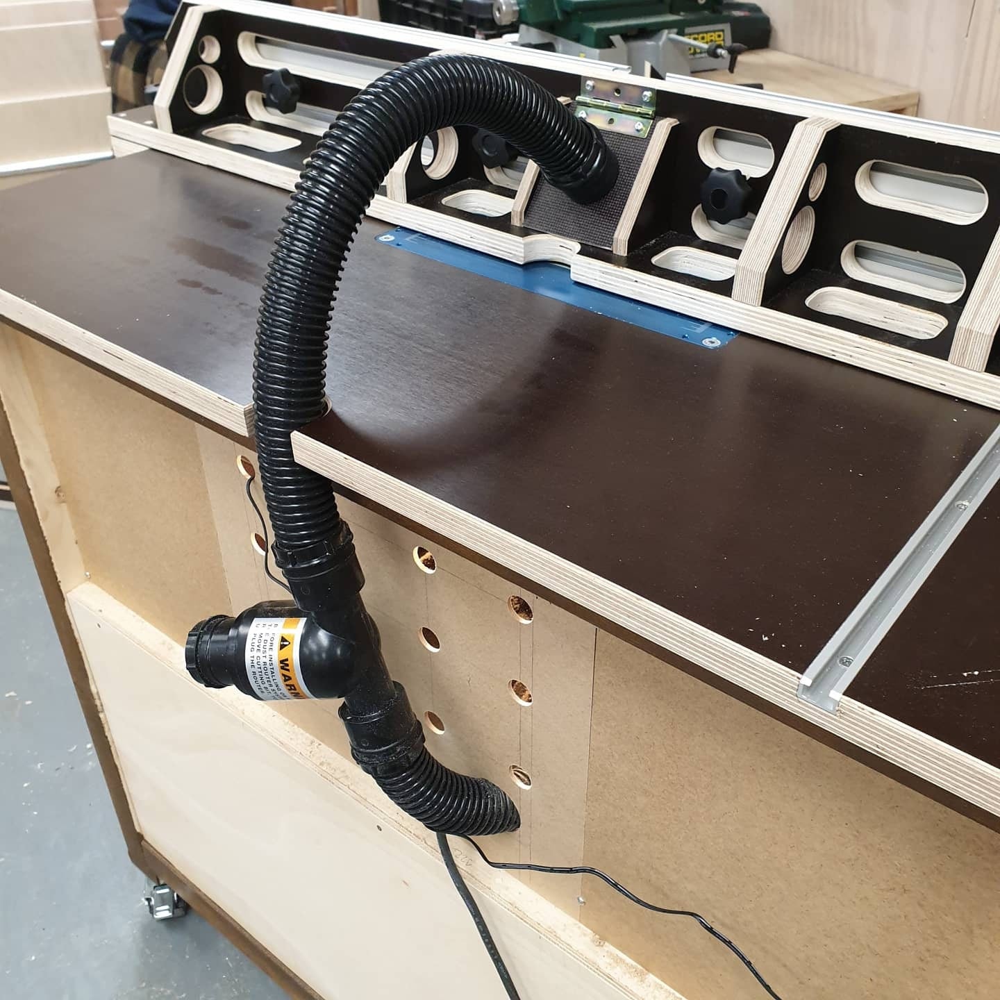 Fräsanschlag für Profi-Frästisch (Bauplan)