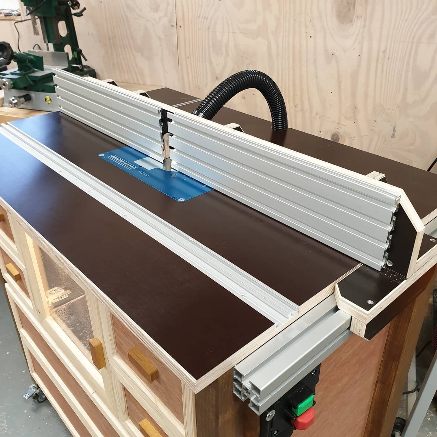 Fräsanschlag für Profi-Frästisch (Bauplan)