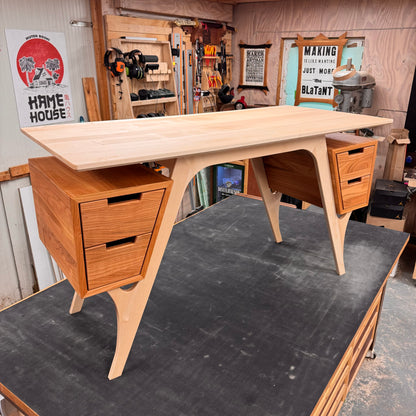 Designer Schreibtisch mit Geheimfächern