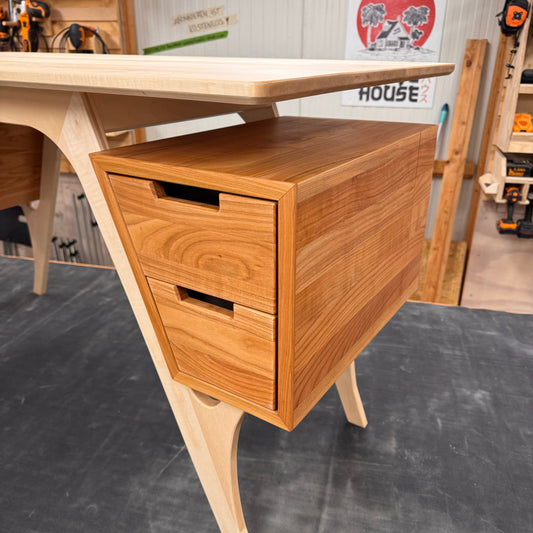 Designer Schreibtisch mit Geheimfächern