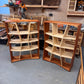 Modernes Wandregal aus Holz