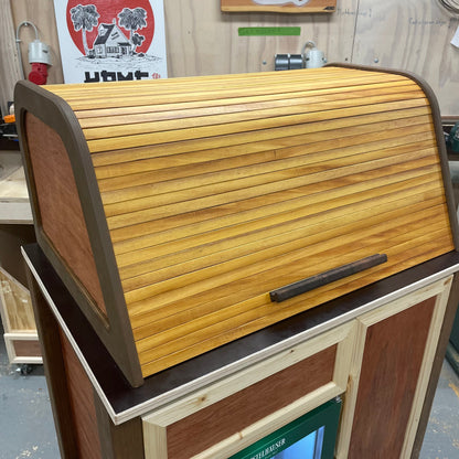 Holzrollo / Rollladenschrank